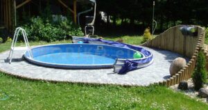 La copertura TROPIKO per un bagno più lungo in acqua calda e limpida come l’azzurro. Per piscine da giardino (tonde) fuori terra e incassate.