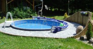 La copertura TROPIKO per un bagno più lungo in acqua calda e limpida come l’azzurro. Per piscine da giardino (tonde) fuori terra e incassate.