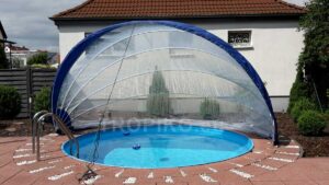 La copertura TROPIKO per un bagno più lungo in acqua calda e limpida come l’azzurro. Per piscine da giardino (tonde) fuori terra e incassate.